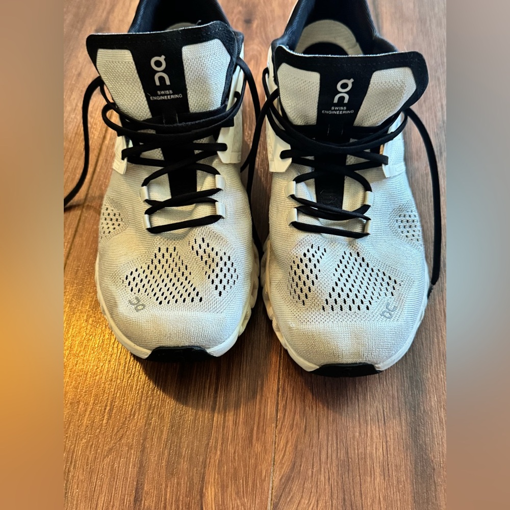 Men’s Cloud X size 8.5.